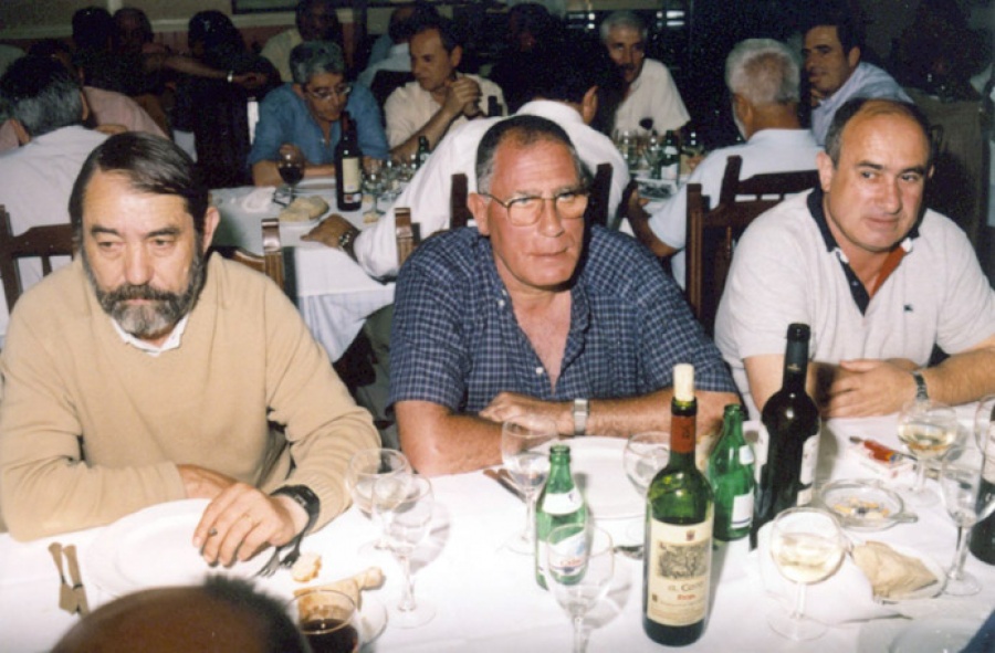 34 - En el restaurante Oasis - 2001